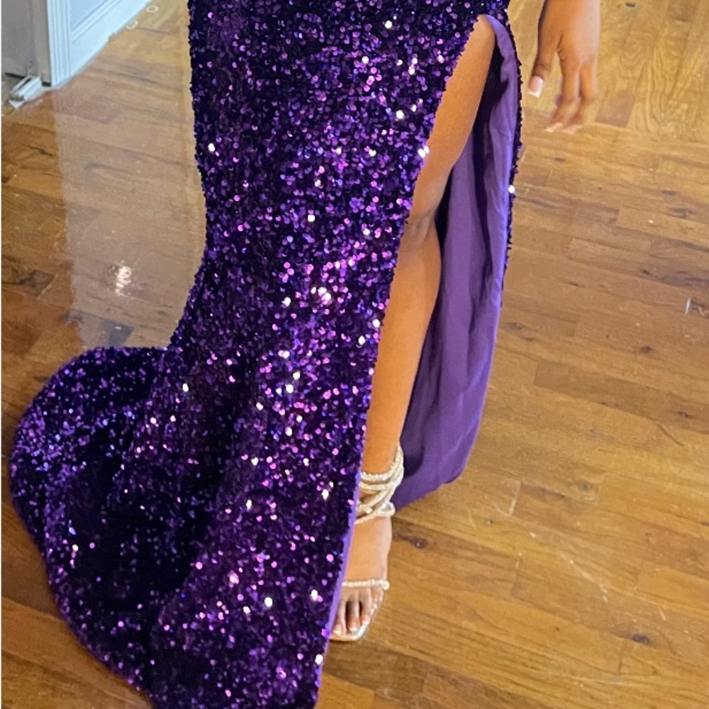 Beautiful Prom/Pageant Purple Dress - Picture 4 of 8